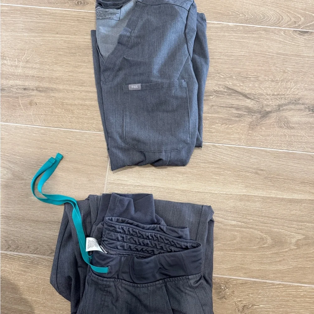 Figs with Turquoise Drawstring - Picture 1 of 1